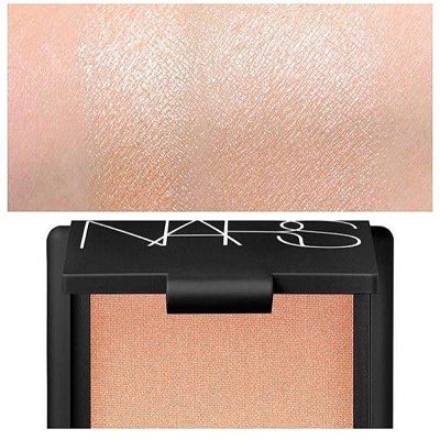 PARLAK TEN MAKYAJINDA ZİRVE: NARS HOT SAND AYDINLATICI PUDRA