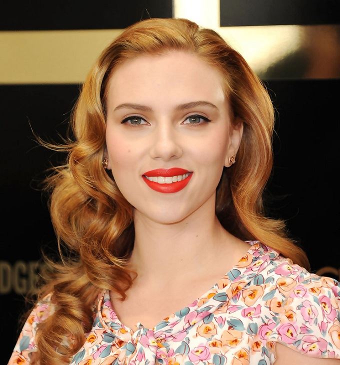 SCARLETT JOHANSSON DAİMA NASIL GÜZEL GÖZÜKÜYOR?