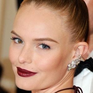 KATE BOSWORTH'UN NARS KALEM RUJ TUTKUSU