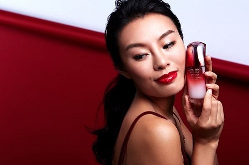 SHISEIDO ULTIMUNE’U KİM, NASIL KULLANMALI?