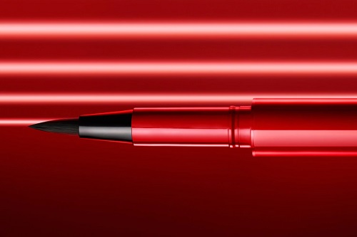 KOLAY VE HIZLI EYELINER NASIL ÇEKİLİR?