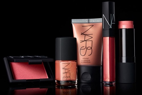 NARS MAKYAJ ARTİSTLERİ SİZİN İÇİN FAVORİ ÜRÜNLERİNİ SEÇTİ