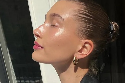 HAILEY BIEBER'IN GÜZELLİK SIRRI: T-BAR | Makyaj Trendi