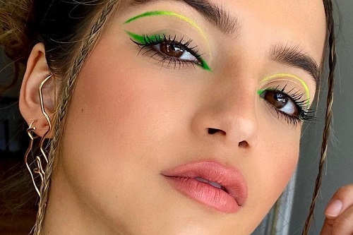 2024 TREND İNCELEMESİ: İDDİALI GRAFİK EYELINER