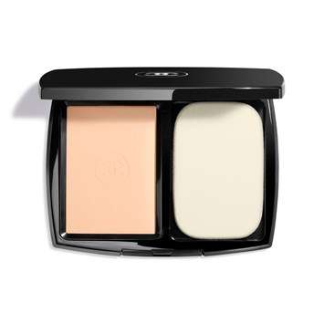 CHANEL - ULTRA LE TEINT - Aydınlık Efekt Veren Kompakt Fondöten