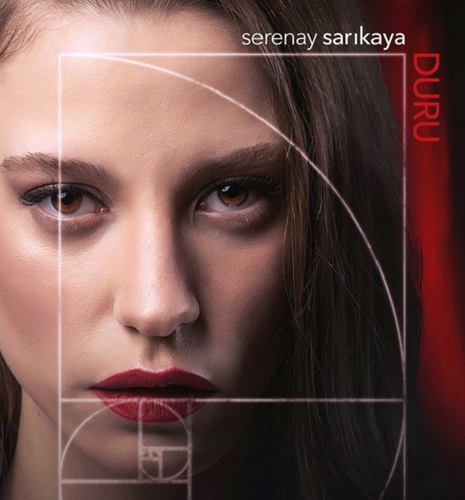 SERENAY SARIKAYA'NIN Fİ DİZİSİNDEKİ DURU MAKYAJI NASIL YAPILIR?