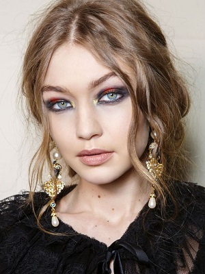 Gigi Hadid Metalic Eyeshadow