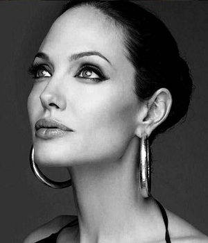 Angelina Jolie'nin makyaj sırları