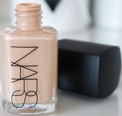 nars sheer glow fondöten