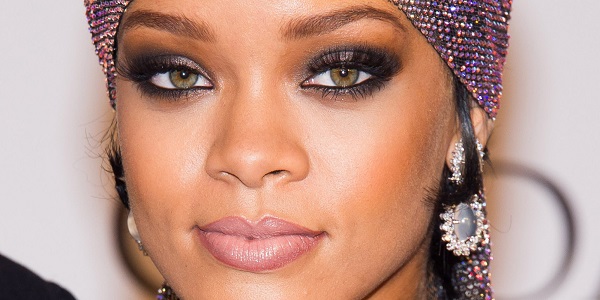 Rihanna eye make up