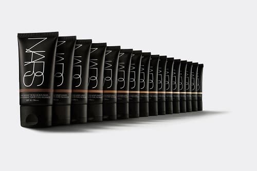 NARS PURE RADIANT TINTED İLE NARS VELVET MATTE SKIN TINT’I KARŞILAŞTIRALIM!